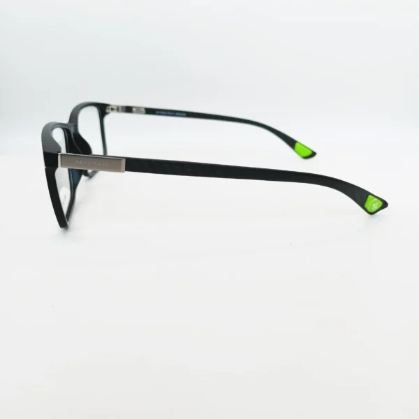 4-65.webp Lentes de sol Nivada color negro y detalles plateados con verde.